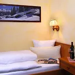 Tschatscha Nova 4*