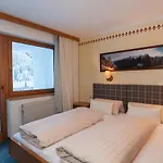 Tschatscha Nova 4*