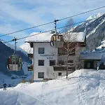 提斯奇特诺亚酒店 招待所 4*