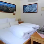 بيت ضيافة Tschatscha Nova 4*